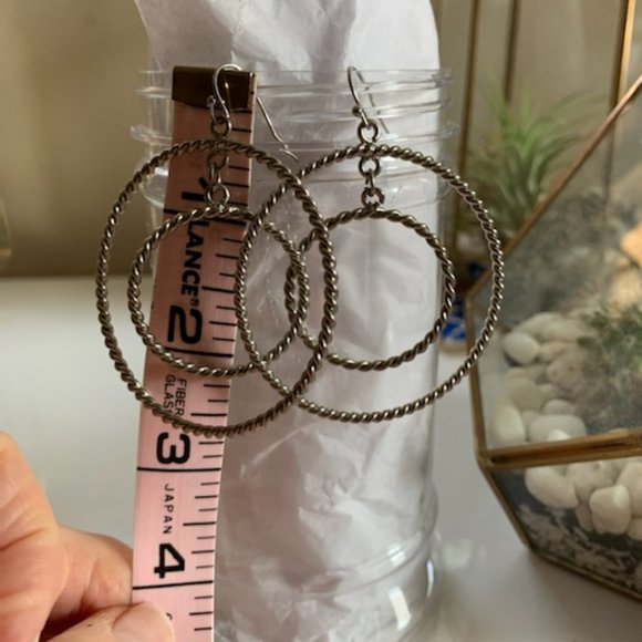 Dangling Circle Earrings Silver tone - Picture 3 of 4